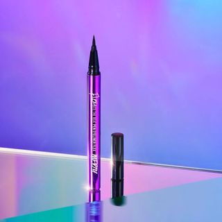 Bút kẻ mắt nước Merzy Bite The Beat Pen Eyeliner Flex 0.6g