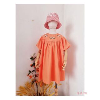 Đầm cho bé gái cam sữa - Thêu hoa phong cách Hàn Quốc. giá sỉ