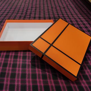Hộp đựng quà tặng màu cam kích thước 30x22x6 tiện dụng