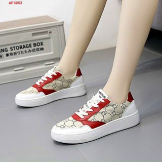 Giày thể thao nữ họa tiết gấu phối dây màu đẹp
