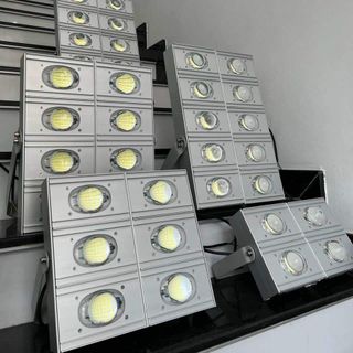 Đèn pha led chiếu sáng sân Tennis, bóng đá Mini giá sỉ