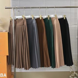 Chân váy xếp ly cạp to