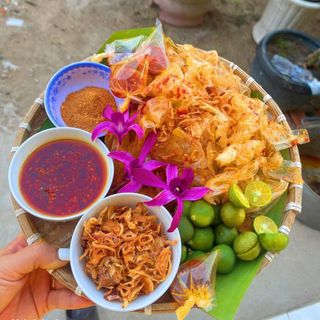 Bánh tráng phơi sương ớt rim mật ong siêu cay siêu thơm