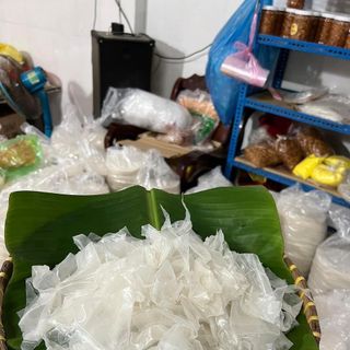 Bánh tráng phơi sương ớt rim mật ong siêu cay siêu thơm