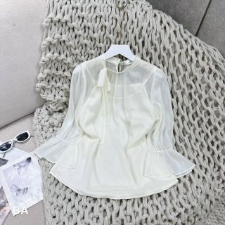 Áo Sơ Mi Cổ Nơ Tay Bo Chun Mix Chân Váy Xòe