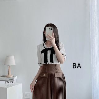 Chân Váy Suông Dập Ly Bản Cạp Cao 2 Nắp Túi Giả