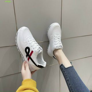 Giày thể thao nữ trắng chất da mềm phối họa tiết đẹp