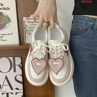 Giày thể thao nữ chất da mềm phối họa tiết trái tim