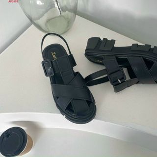 Sandal nữ bít mũi đế cao đẹp
