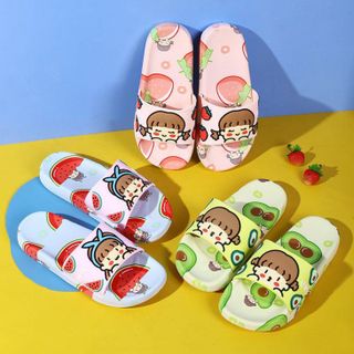 Dép nhựa hình bé gái