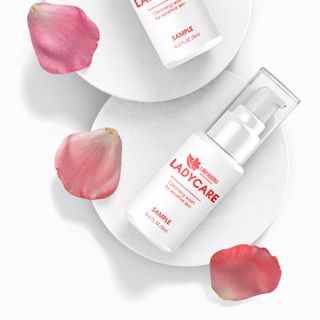 Dung dịch vệ sinh phụ nữ Lady care Linh Hương