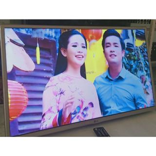 [Tivi Youtube LG 32" Gắn Tường - Full phụ kiện Thanh Lý]