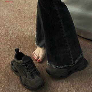 Giày thể thao nữ đen đế độn siêu cá tính