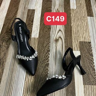 Giày cao gót bít mũi hở hậu đính đá sành điệu