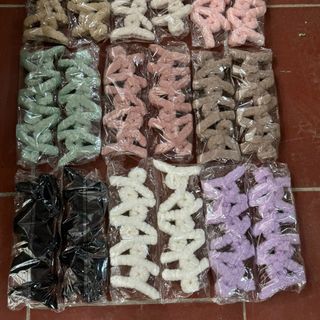 Kẹp tóc lông.