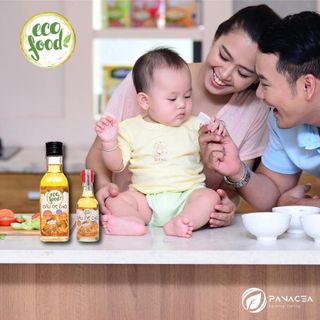 Dầu ăn dặm cho bé Dầu Óc Chó Ecofood cho trẻ trên 6 tháng tuổi với nhiều dưỡng chất rất tốt cho trẻ