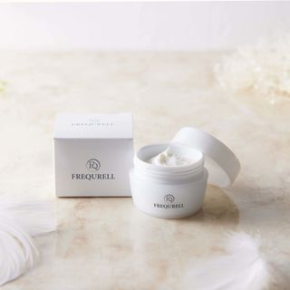 Kem dưỡng ẩm sáng da mờ thâm nám Frequrell＿Shiratori