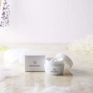 Kem dưỡng ẩm sáng da mờ thâm nám Frequrell＿Shiratori