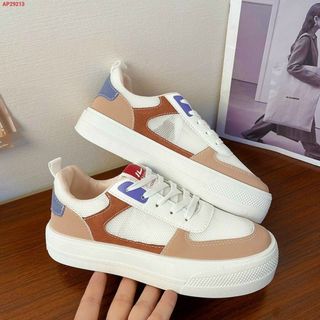 Giày thể thao nữ đế bánh mỳ phối màu nổi bật trẻ trung