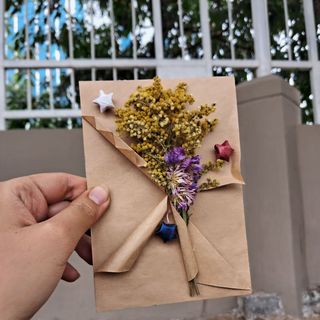 Thiệp hoa khô handmake