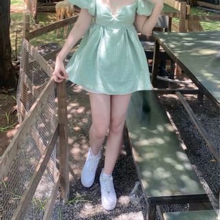 SET BBD LỖ CUTOUT LƯNG SHORT