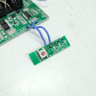 Vỏ pin, mạch bảo vệ pin 20v 10 cell có đèn led báo pin