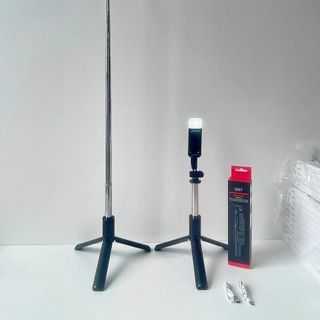 Kẹp điện thoại Q07s có đèn giá sỉ - giá bán buôn