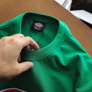 Áo thun cotton 2c nam, áo thun nam cao cấp, chất liệu : Cotton 2C chính phẩm 100% 240gsm, vải sợi chập đôi bề mặt vải mịn mát, thấm hút tốt. Style Unisex rất dễ mang. Phụ kiện đầy đủ chỉnh chu. In lụa xịn sò, bao bong tróc, giặt máy - size từ 55kg - 90kg