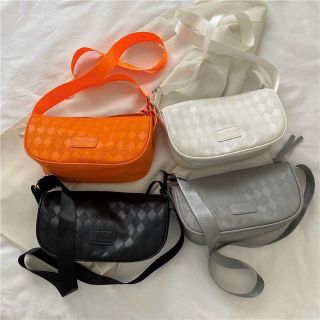 Túi đeo chéo mẫu mới