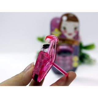 Uốn mi cong thân nhựa KAI màu hồng