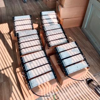 ĐÈN PHA LED MODUL 200W FULL PHILIP DÙNG CHO SÂN BÓNG