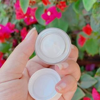 kem Face 4IN1 nhà BeSkin ( mẫu test )