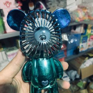 Quạt pin và văn phòng phẩm