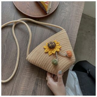 Túi Cói Rơm dệt From Sò cài Hoa cài kéo cực yêu