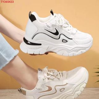 Giày thể thao nữ đế răng cưa