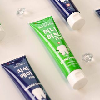 Kem đánh răng Hàn Quốc Lath Honey Herb, giảm sưng viêm nướu, trị hôi miệng 150g - Lath beauty
