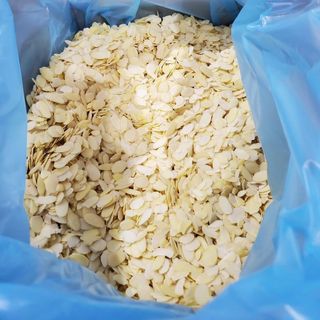 Hạnh nhân lát 1kg (nguyên thùng 11.34kg)