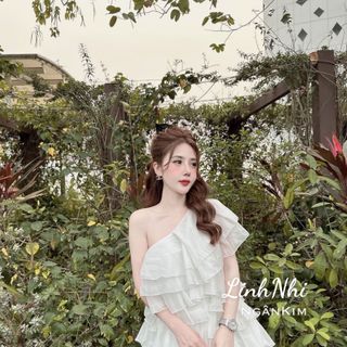 váy tầng lệch vai thiết kế cao cấp mùa hè 2023
