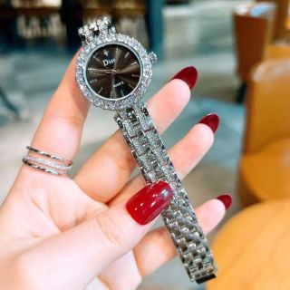 Đồng hồ diorrs mới