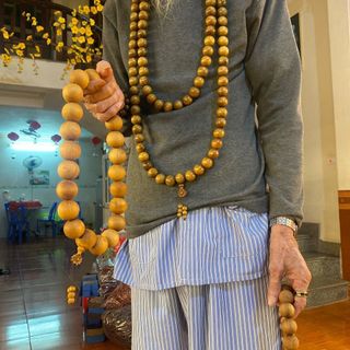 Tràng hạt tụng kinh niệm phật