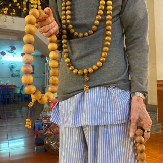 Tràng hạt tụng kinh niệm phật
