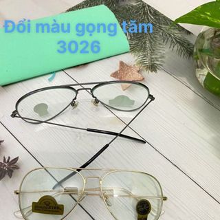 Kính ra đổi màu