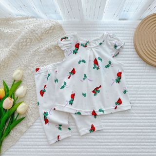 Bộ tay nhún quần lửng bé gái