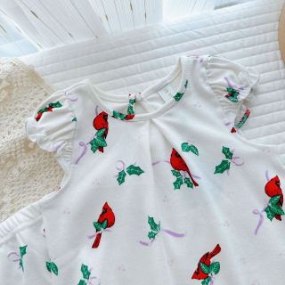 Bộ tay nhún quần lửng bé gái