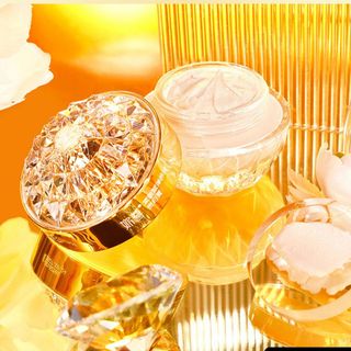 Kem Dưỡng Kim Cương NUWJON chuyên dưỡng ẩm , giup da chắc khoẻ , trắng sáng