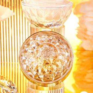 Kem Dưỡng Kim Cương NUWJON chuyên dưỡng ẩm , giup da chắc khoẻ , trắng sáng
