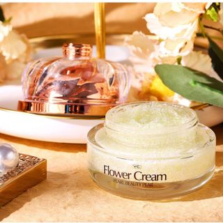 Kem Dưỡng Collagen Sâm cùng các tinh chất dinh dương cho da