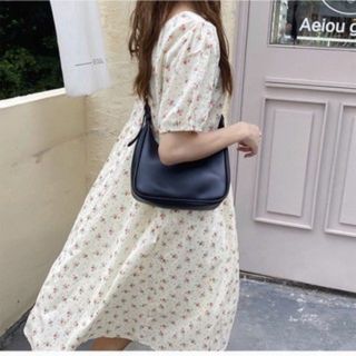 TÚI XÁCH NỮ CAO CẤP DÁNG THUYỀN TRƠN CLASSIC DÂY ĐEO BẢN TO AS22110 - TRÙM SỈ VN
