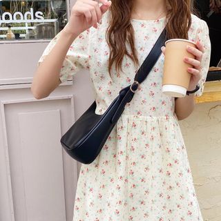 TÚI XÁCH NỮ CAO CẤP DÁNG THUYỀN TRƠN CLASSIC DÂY ĐEO BẢN TO AS22110 - TRÙM SỈ VN
