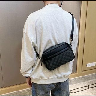 TÚI ĐEO CHÉO NAM CAO CẤP HỌA TIẾT CARO XÁM FORM NGANG AS21053 - TRÙM SỈ VN